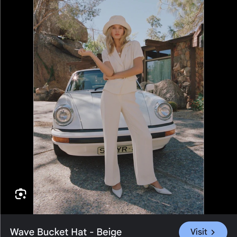 Lack of color wave bucket hat